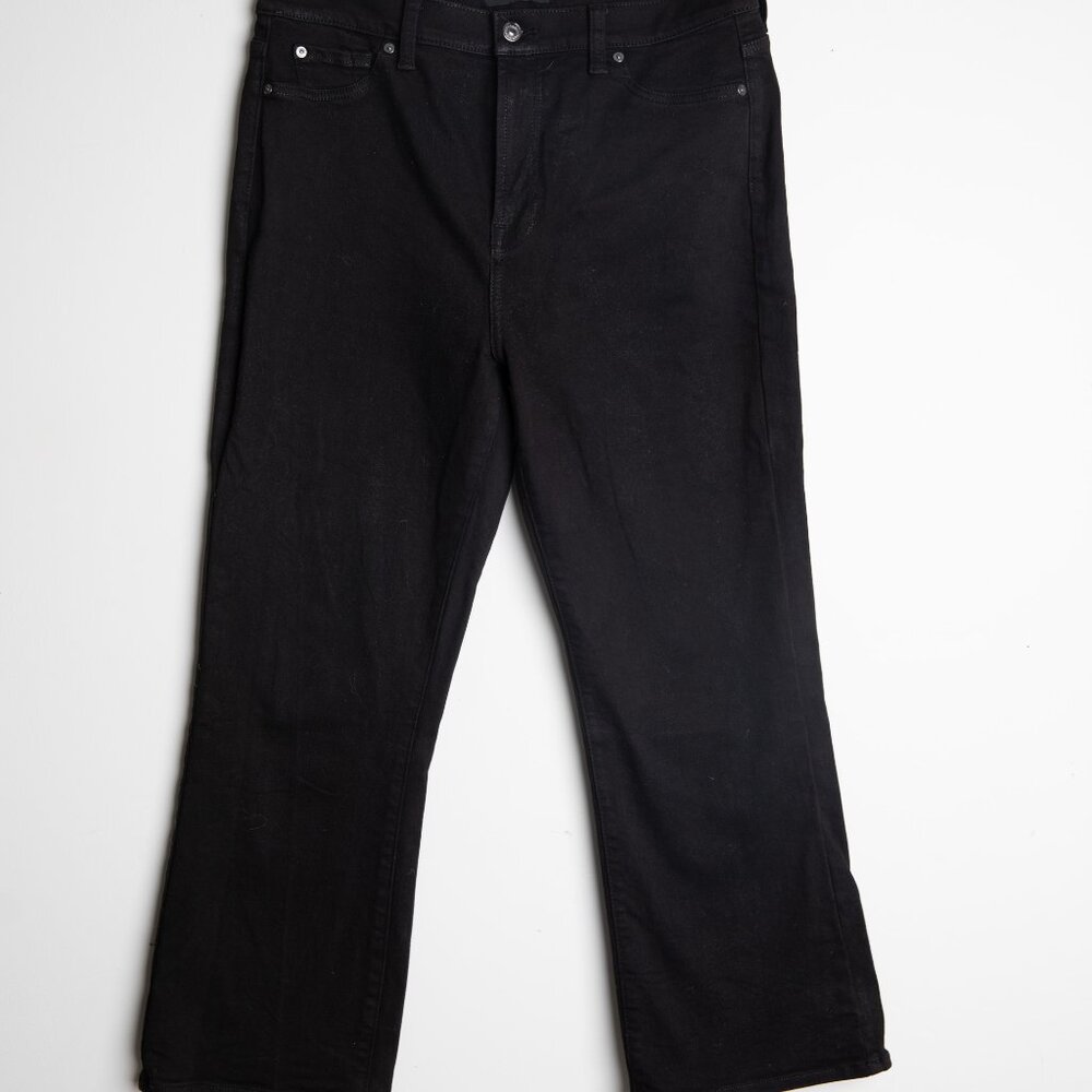 black capri pants